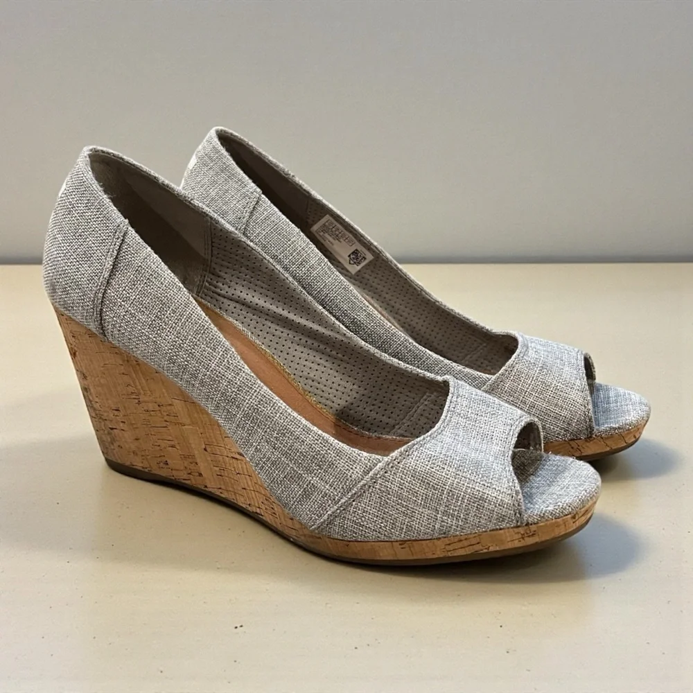 Toms Women's 10W Wedges - Light Gray and Cork